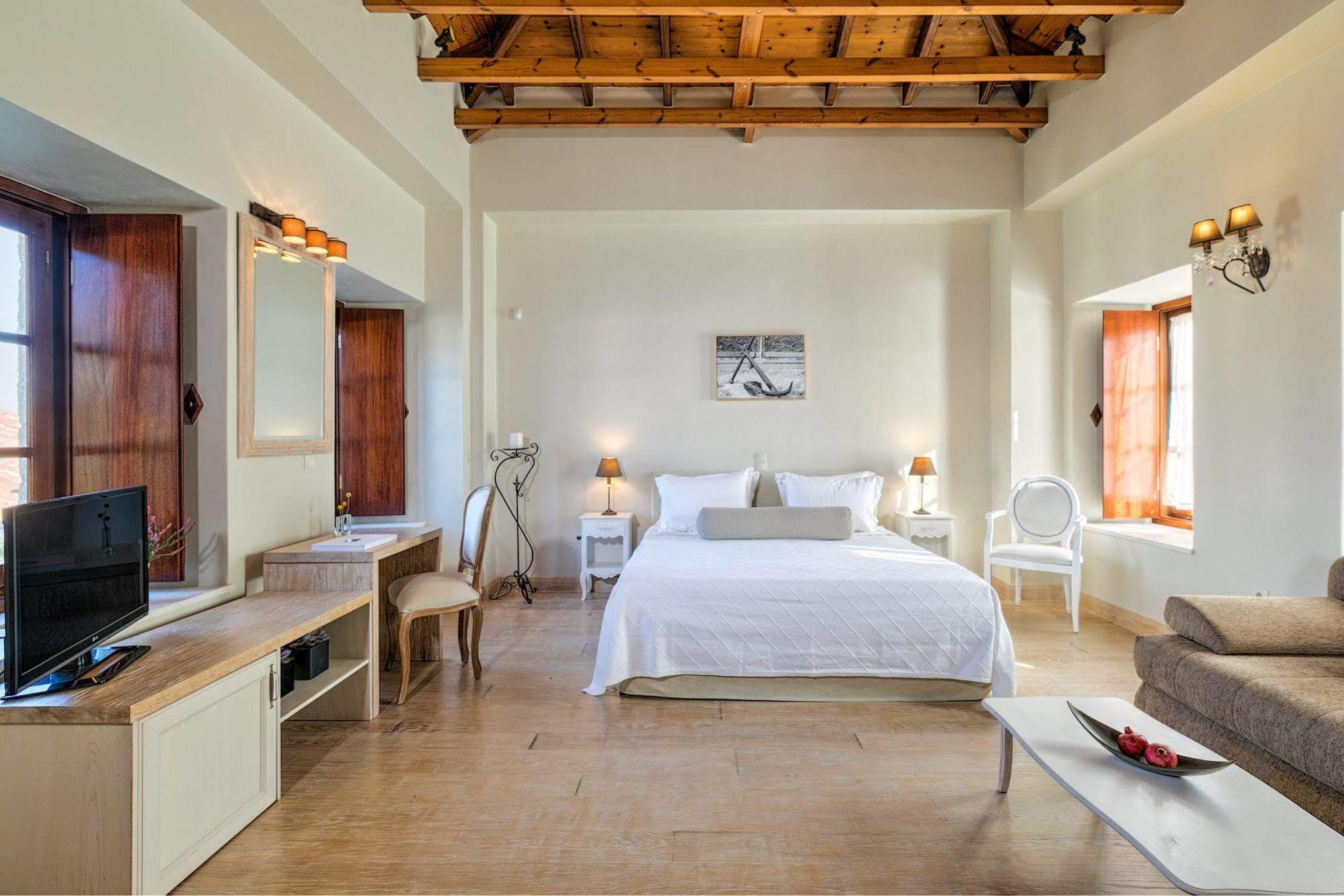 Mare Monte Luxury Suites Спетсес Экстерьер фото